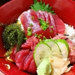 漁港内市場　絶品まぐろづくし丼！